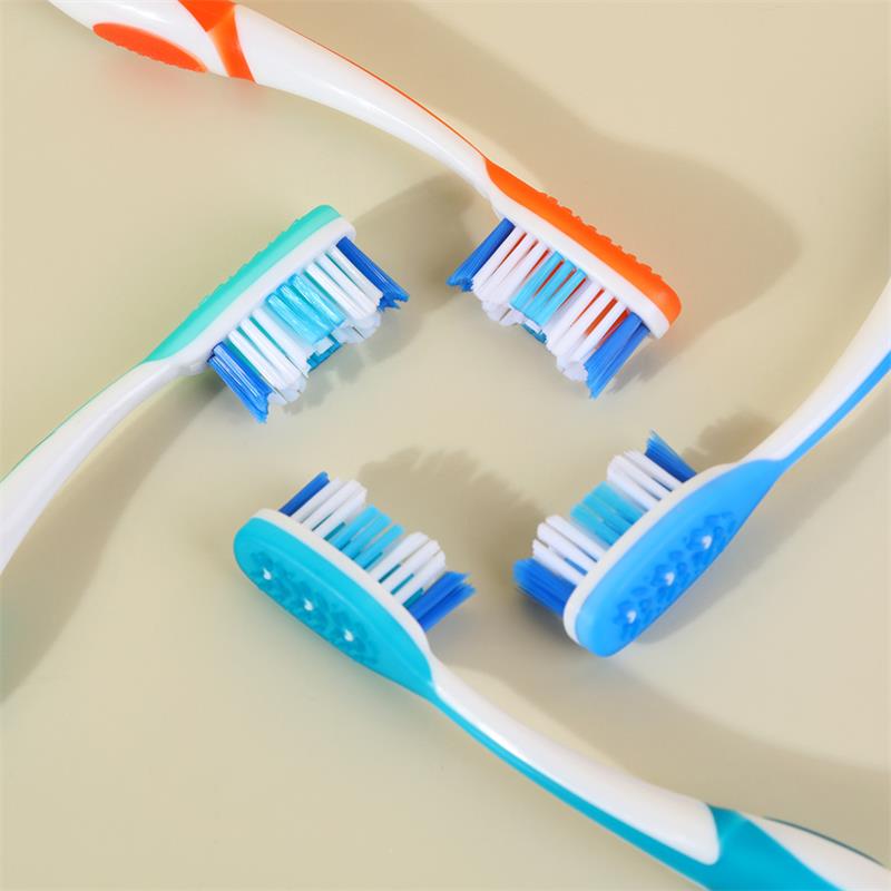 فرشاة أسنان يتلاشى اللون (3)